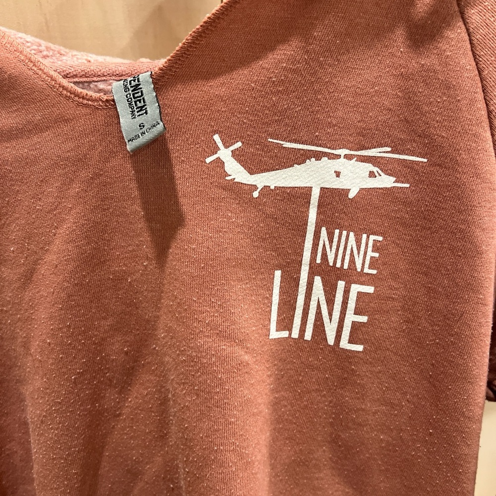 Nine line light pink hoodie - Picture 2 of 3